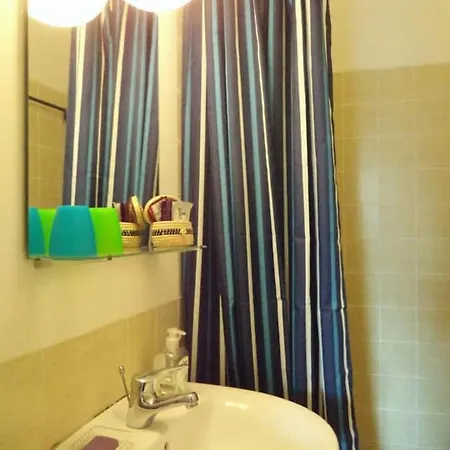 Bright And Comfortable Room Apartment
